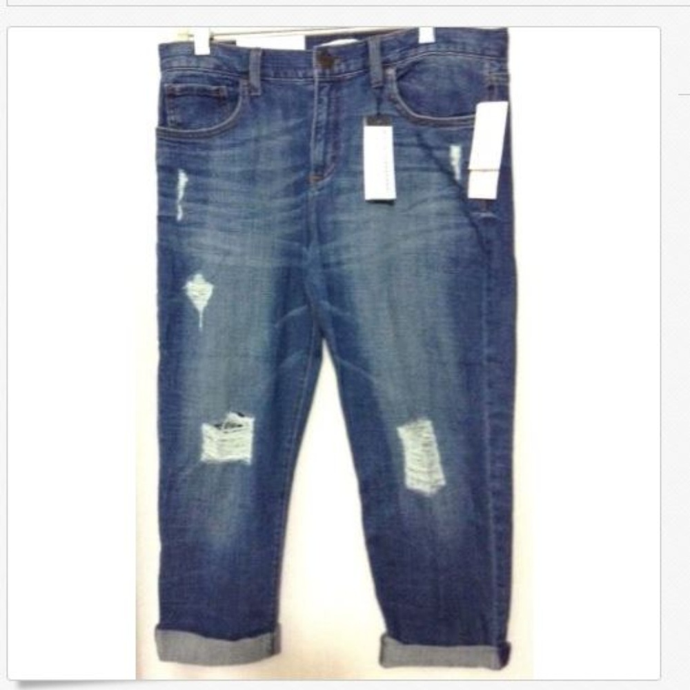 BANANA REPUBLIC BOYFRIEND DISTRESSED CAPRI JEANS
